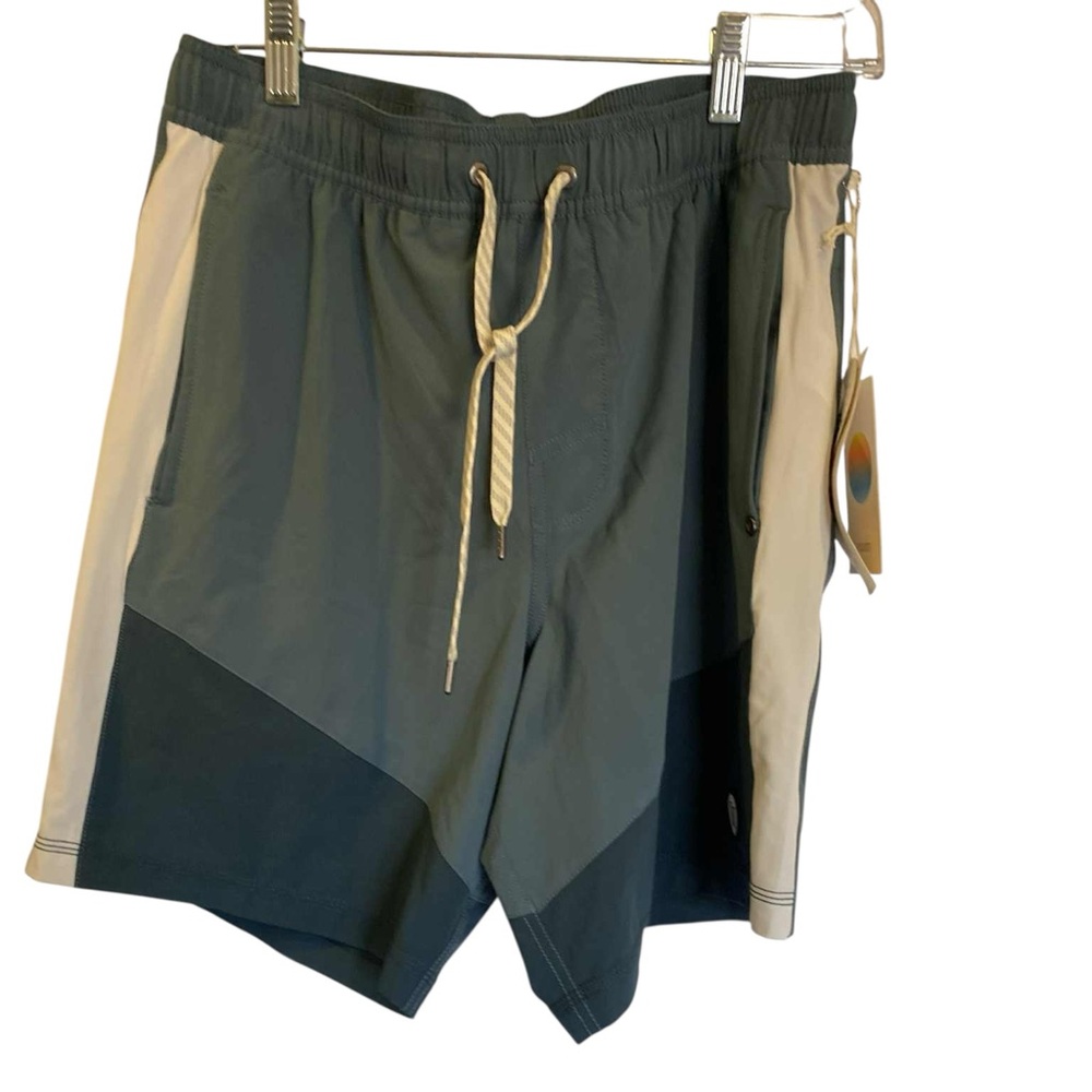 NWT Vuori Men’s kore short X1 LT DEEP SEA / DEEP SEA / SALT Size: XXL
